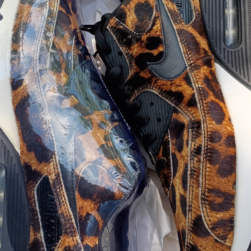 Nike Leopard Print Athletic Shoes... FUR... NEW